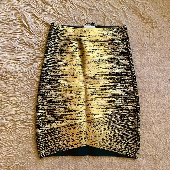 BCBG Mini Skirt - Picture 4 of 4